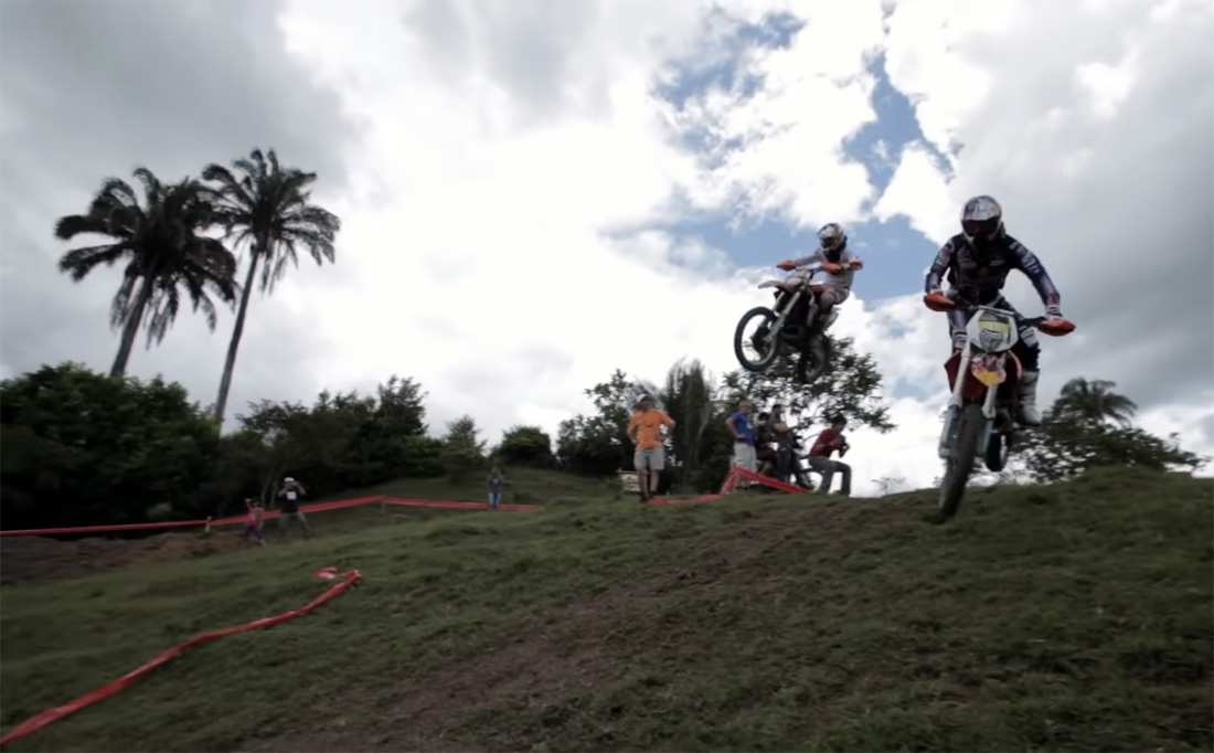 MX1  Vídeo: Escalando um vulcão numa moto off-road 2 tempos