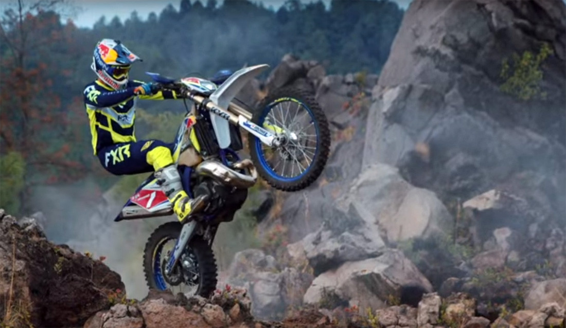 MX1  Vídeo: Escalando um vulcão numa moto off-road 2 tempos